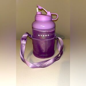 Hydrojug with sleeve and straw
